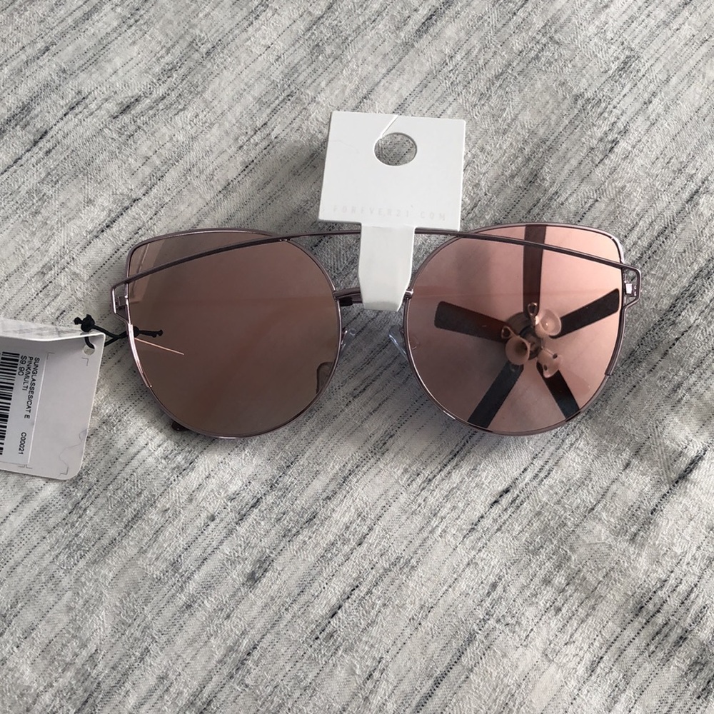Cat eye mirrored sunglasses